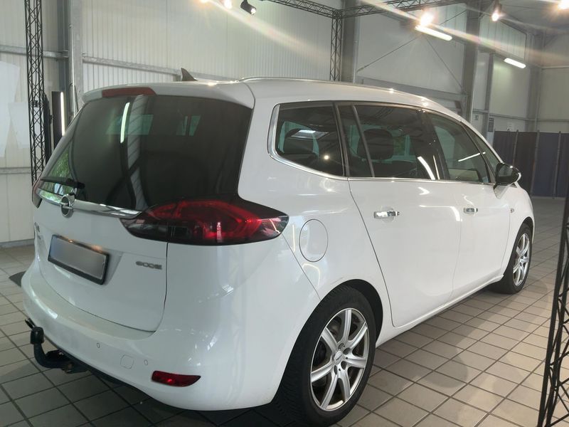 Opel Zafira Tourer 2.0 CDTI Innovation — zdjęcie 6
