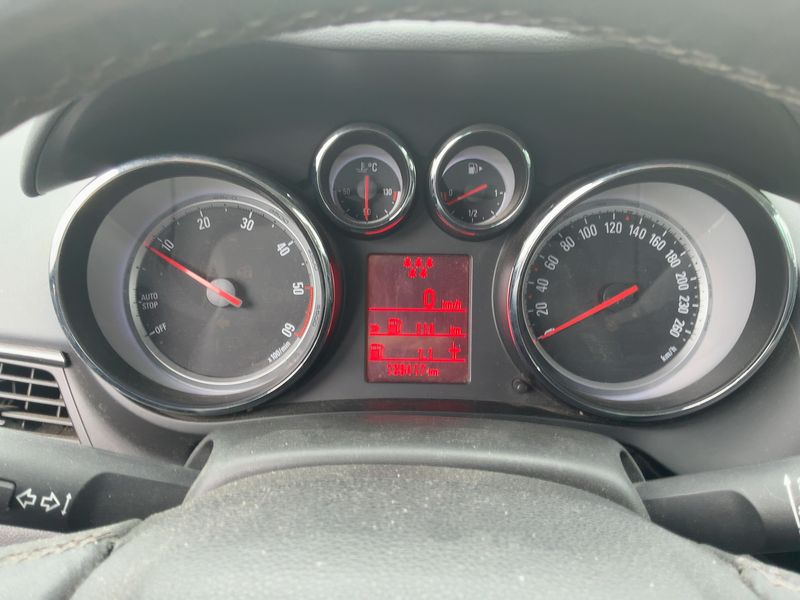 Opel Zafira Tourer 2.0 CDTI Innovation — zdjęcie 13