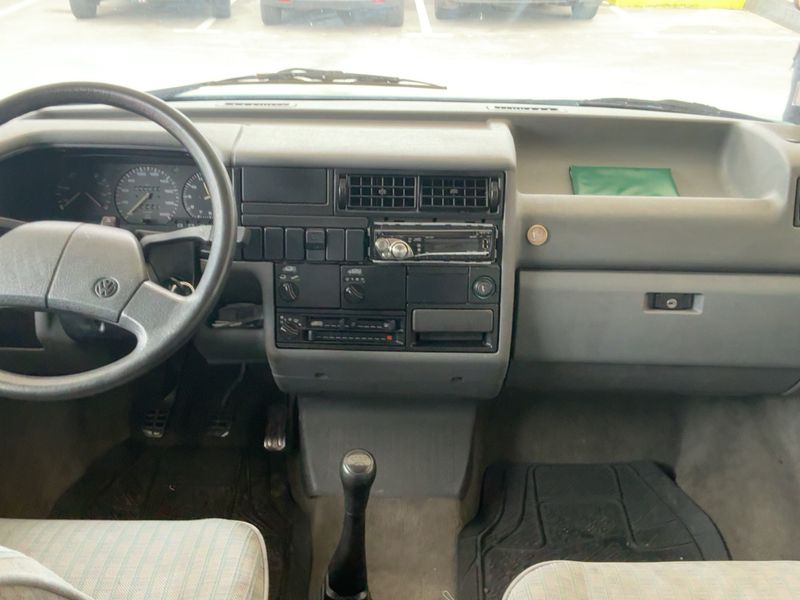 Volkswagen T4 Multivan 2.4 Diesel — zdjęcie 12