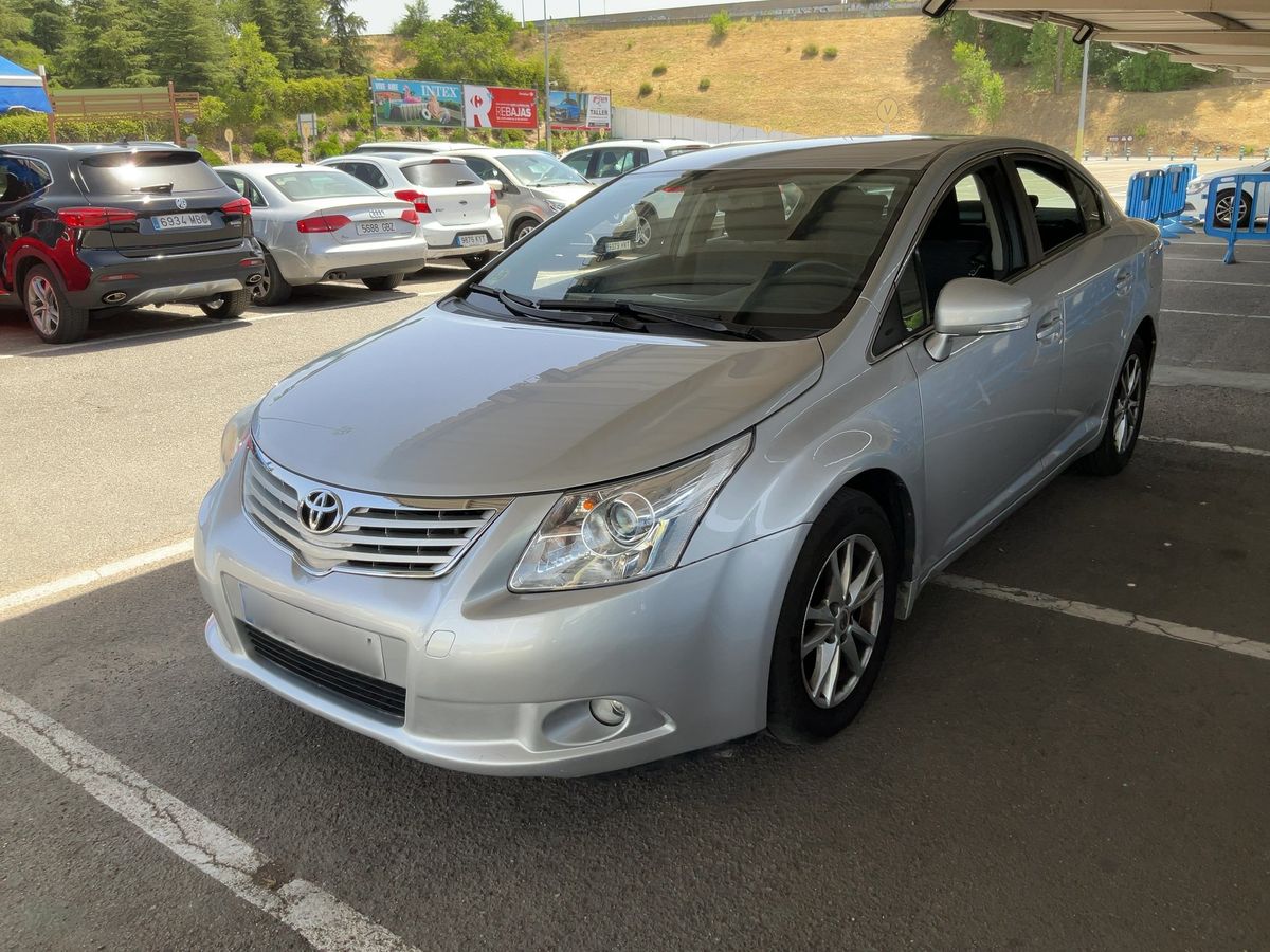 Toyota Avensis 2011