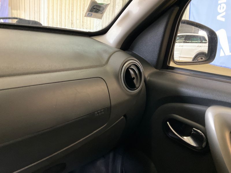 Dacia Duster 1.5 dCi Lauréate Plus 4x2 2013 – снимка 33