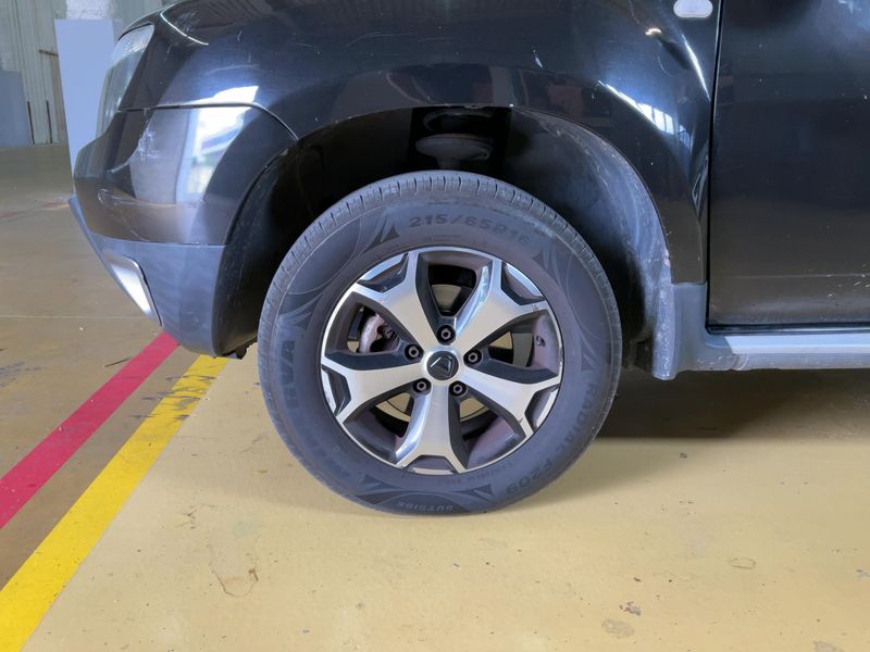 Dacia Duster 1.5 dCi Lauréate Plus 4x2 2013 – снимка 3