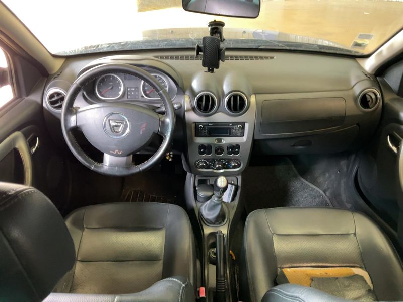 Dacia Duster 1.5 dCi Lauréate Plus 4x2 2013 – снимка 17