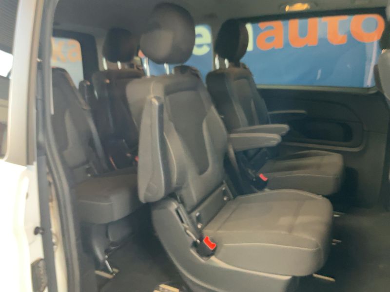 Mercedes-Benz V-Klasse V 220 d kompakt BlueTEC Edition — zdjęcie 14