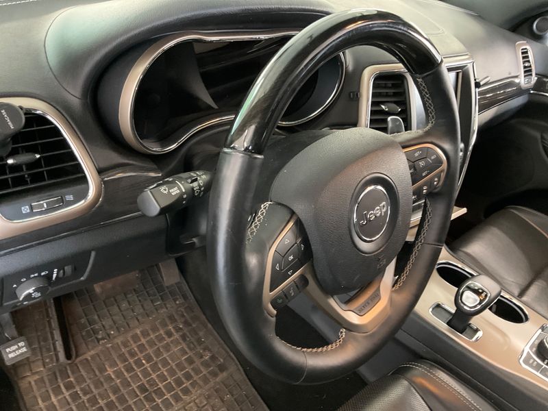Jeep Grand Cherokee 3.0 CRD Overland 2015 – снимка 31