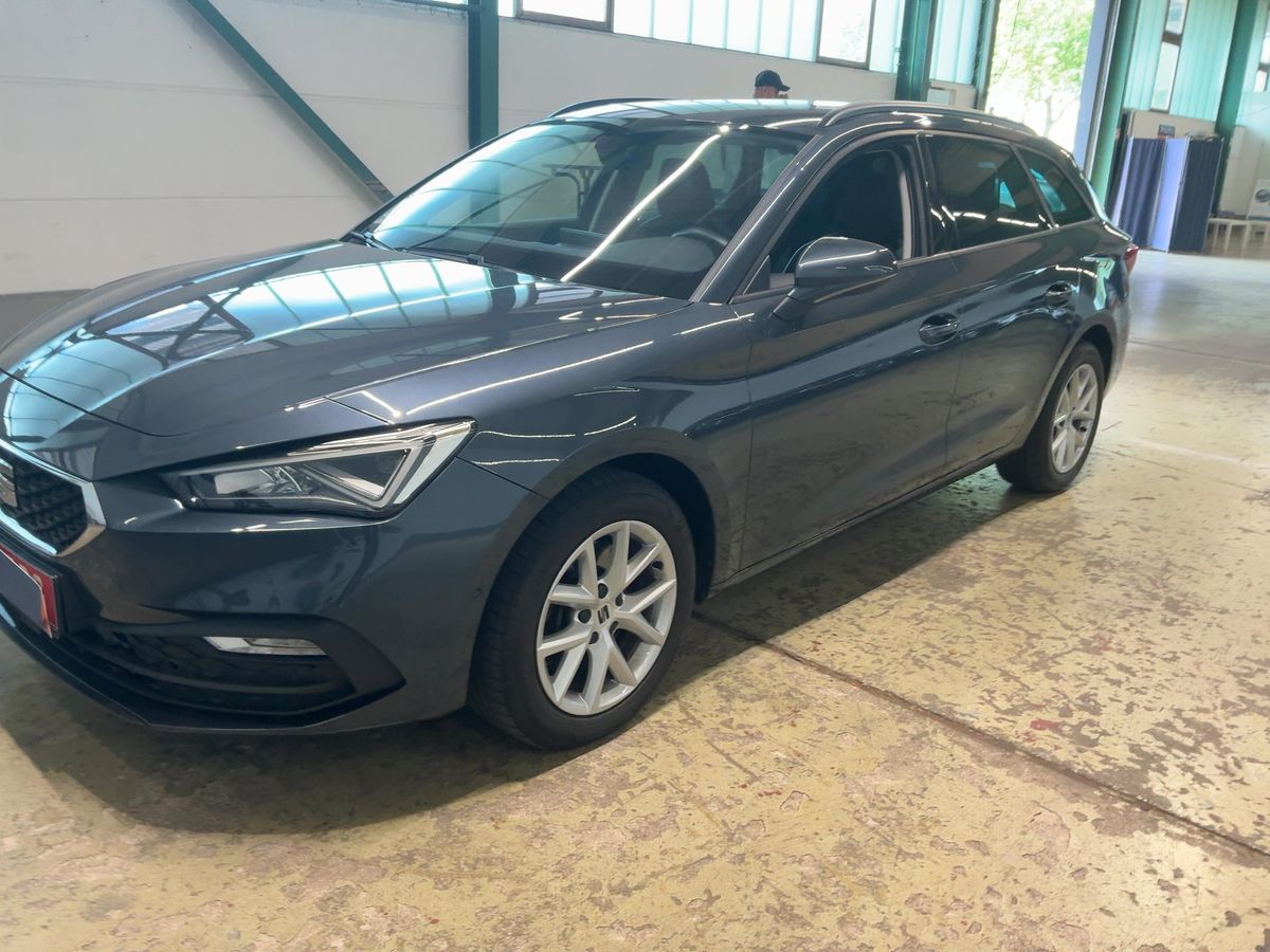 Seat Leon 2022 — photo 1