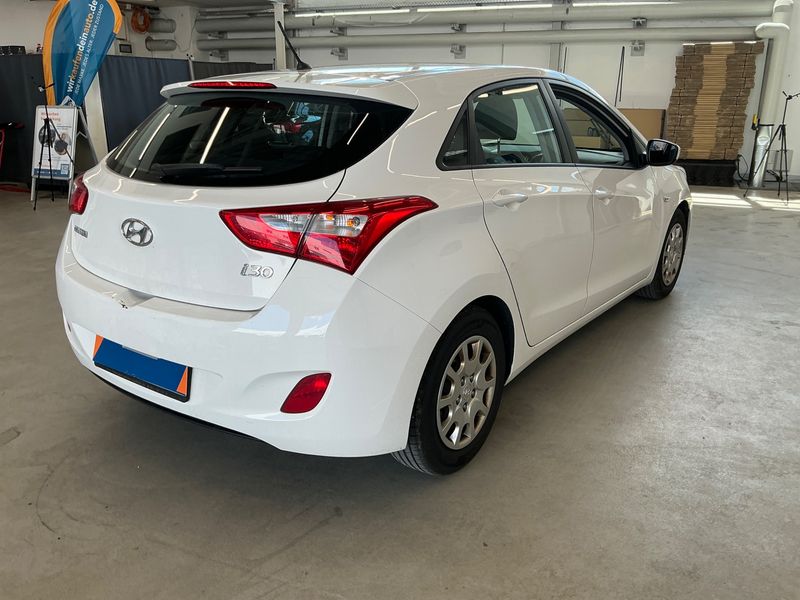 Hyundai i30 1.6 CRDi Style — zdjęcie 2