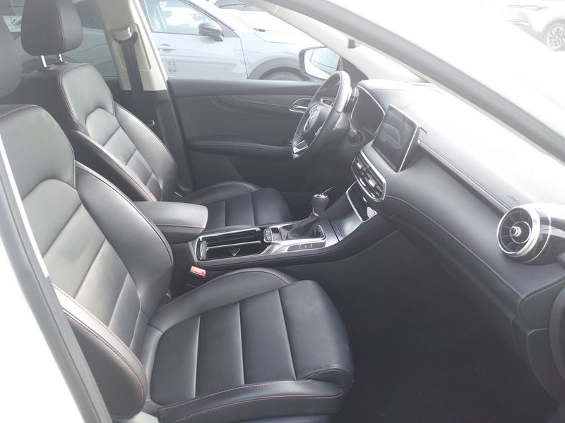 MG HS 1.5 Comfort — zdjęcie 10