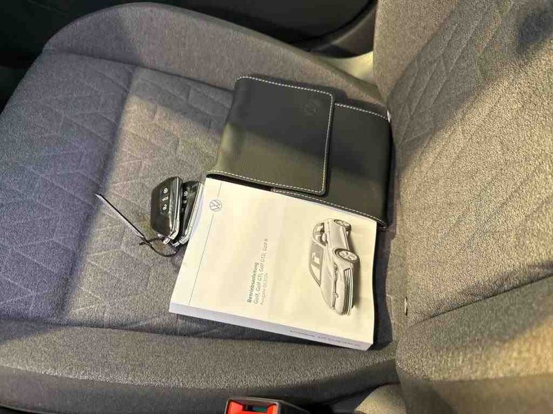 Volkswagen Golf VIII 1.0 TSI Move — zdjęcie 23