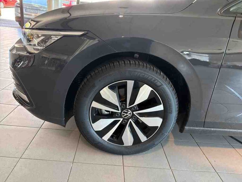 Volkswagen Golf VIII 1.0 TSI Move — zdjęcie 18