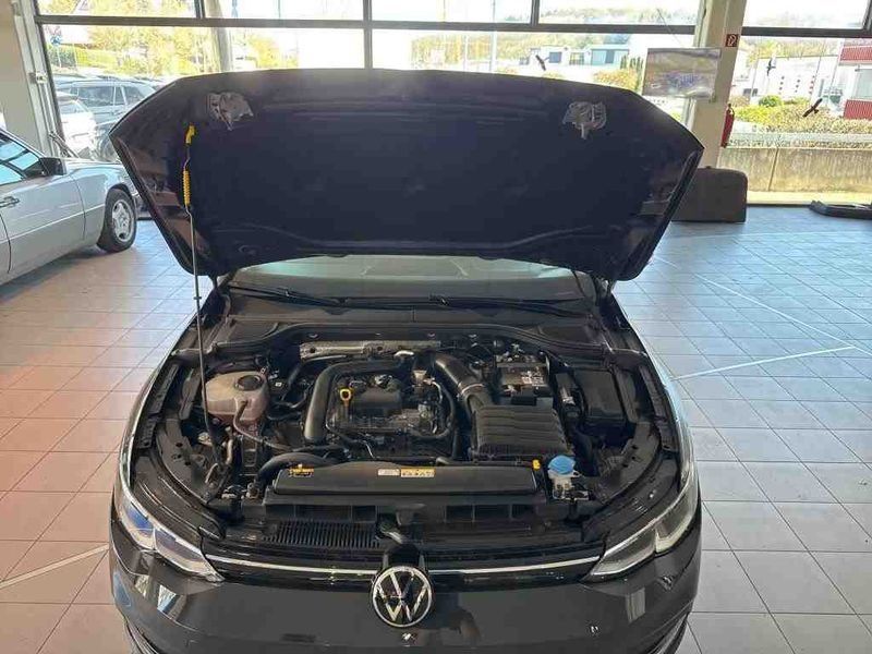 Volkswagen Golf VIII 1.0 TSI Move — zdjęcie 8