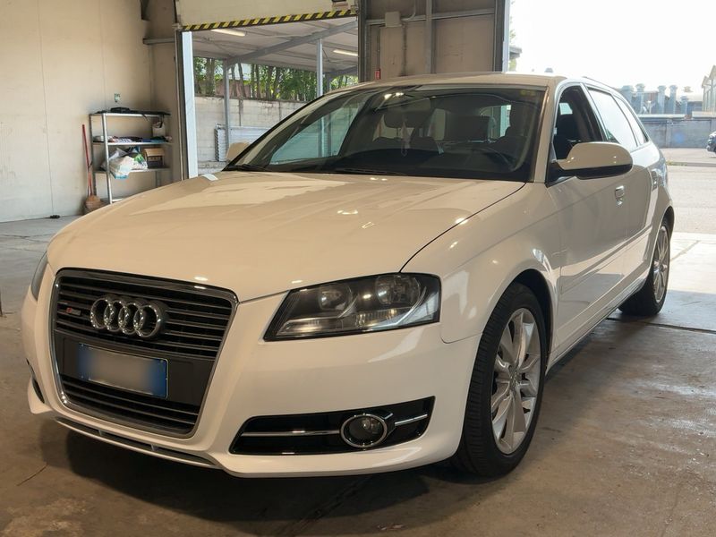 Audi A3 Sportback 1.8 TFSI Ambition — zdjęcie 1
