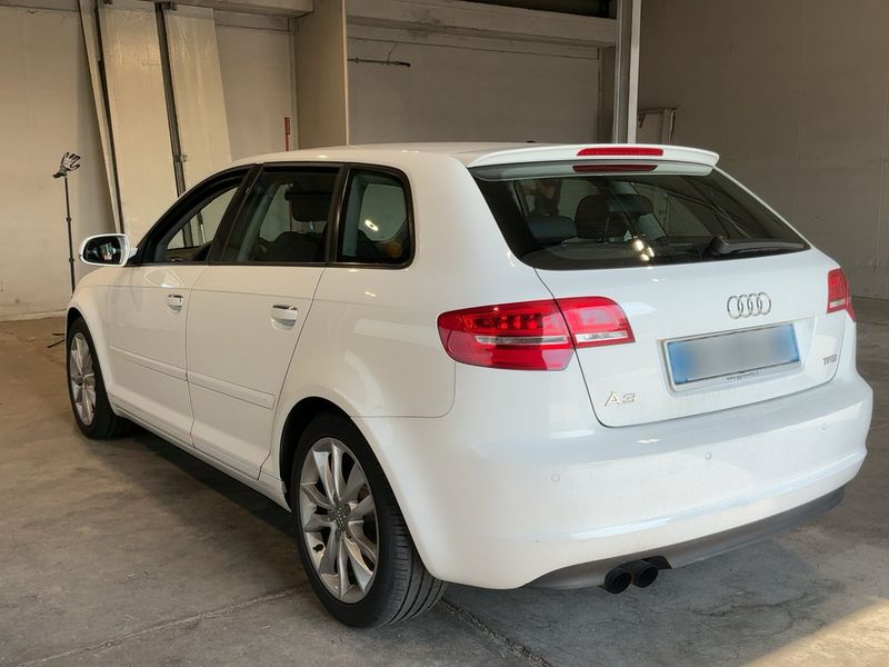 Audi A3 Sportback 1.8 TFSI Ambition — zdjęcie 3