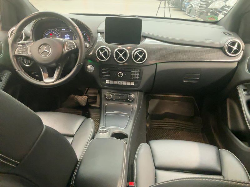 Mercedes-Benz B-Klasse B 200 Urban Style Edition — zdjęcie 12