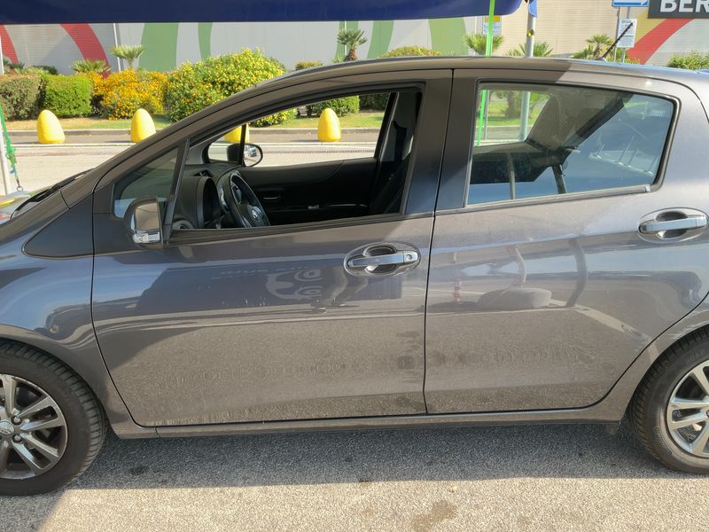 Toyota Yaris 1.0 VVT-i Active — zdjęcie 4