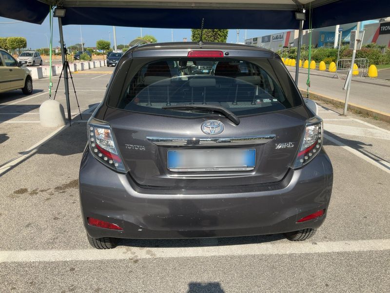 Toyota Yaris 1.0 VVT-i Active — zdjęcie 5