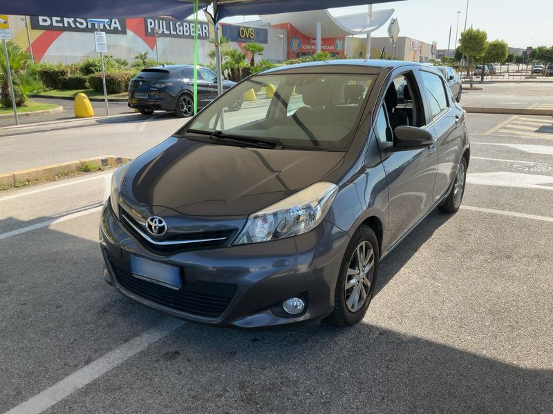 Toyota Yaris 1.0 VVT-i Active