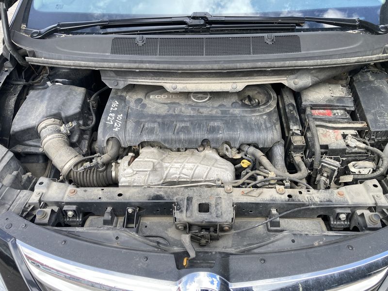 Opel Zafira Tourer 2.0 CDTI Cosmo — zdjęcie 8