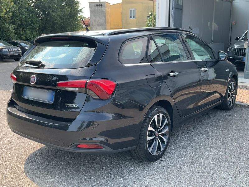 Fiat Tipo 1.6 JTDM Lounge — zdjęcie 6