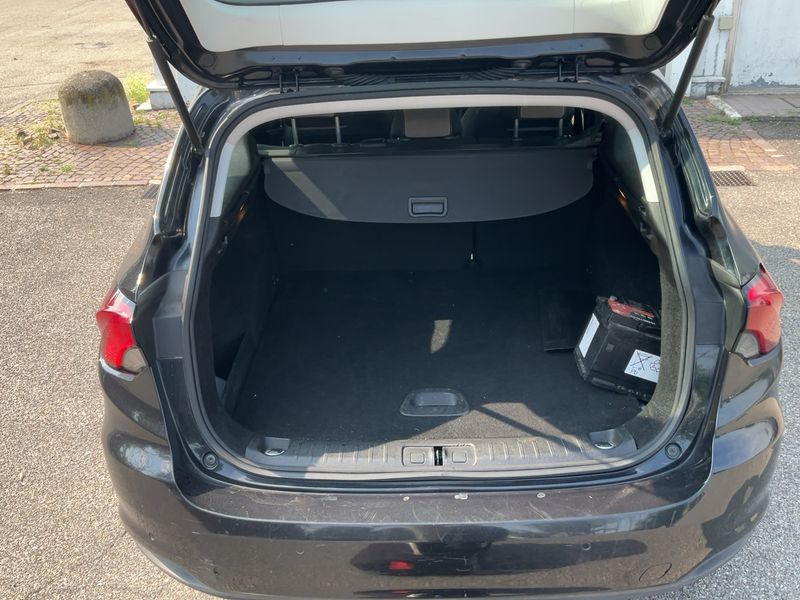 Fiat Tipo 1.6 JTDM Lounge — zdjęcie 10