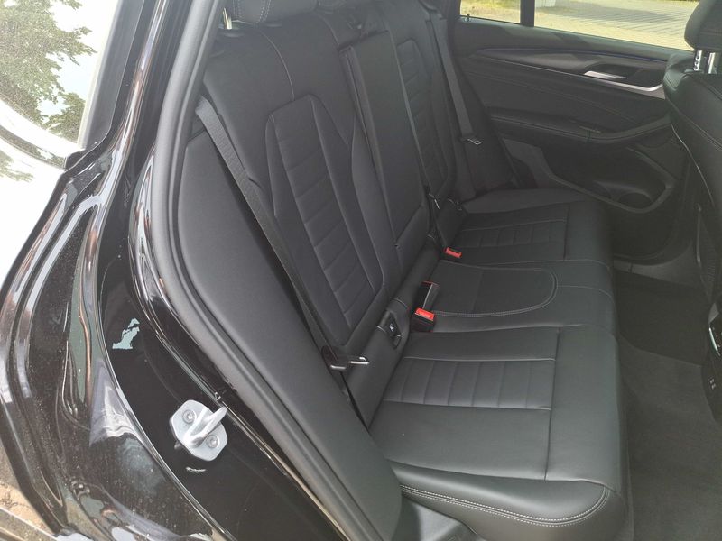 BMW X4 xDrive 20i Mild-Hybrid M Sport — zdjęcie 14