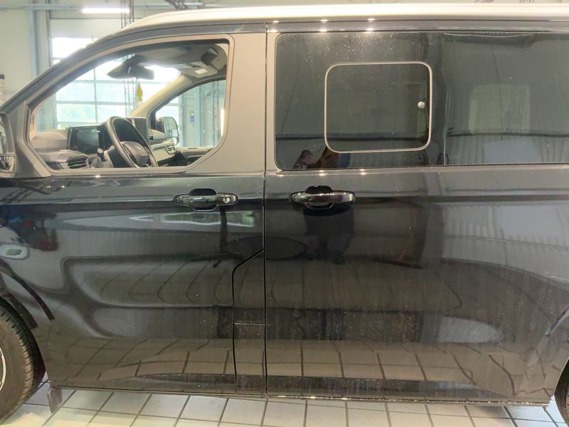 Ford Tourneo Custom 2.0 TDCi EcoBlue 320 L1 Titanium X AWD — zdjęcie 4