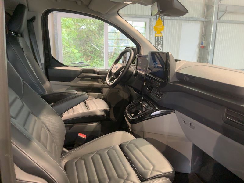 Ford Tourneo Custom 2.0 TDCi EcoBlue 320 L1 Titanium X AWD — zdjęcie 11