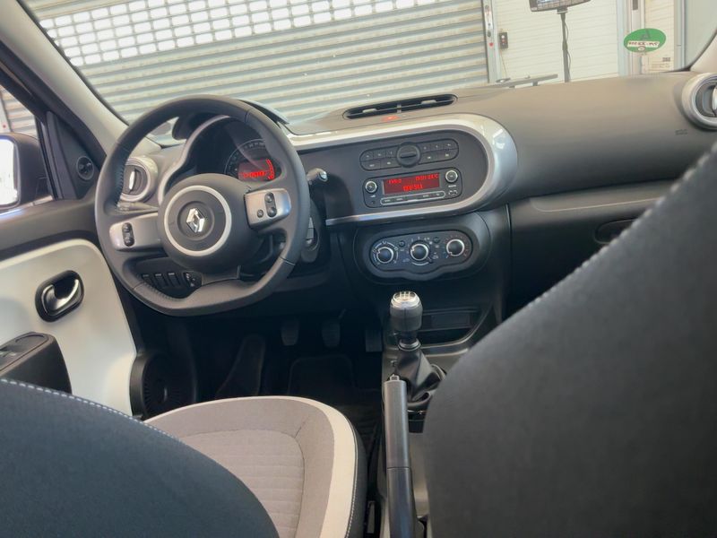 Renault Twingo 1.0 SCe Zen — zdjęcie 12