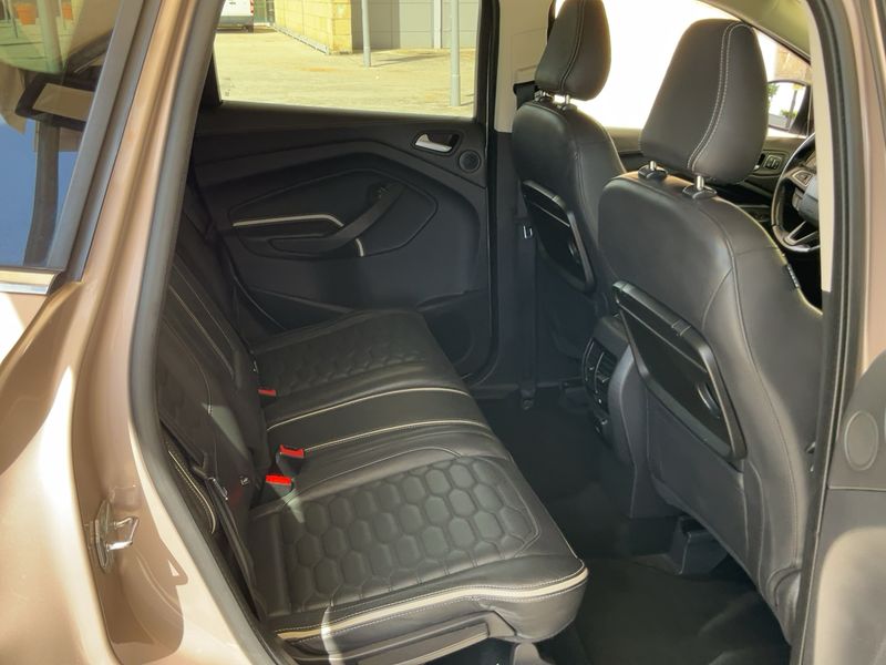 Ford Kuga 2.0 TDCi Vignale — zdjęcie 14