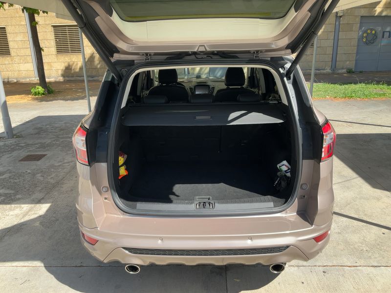 Ford Kuga 2.0 TDCi Vignale — zdjęcie 10