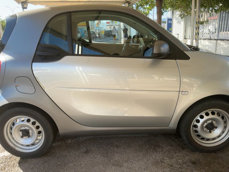 Smart fortwo electric drive 60 kW Standard — zdjęcie 7