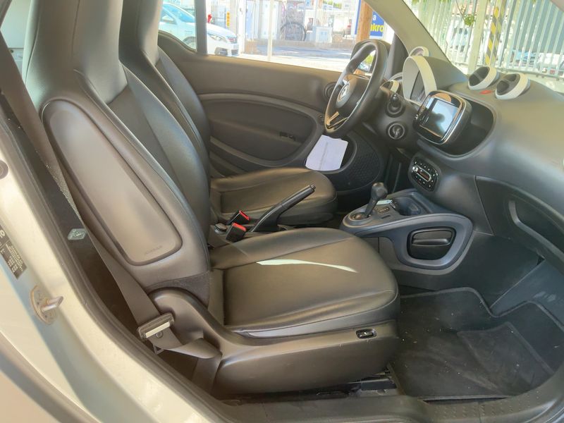 Smart fortwo electric drive 60 kW Standard — zdjęcie 11