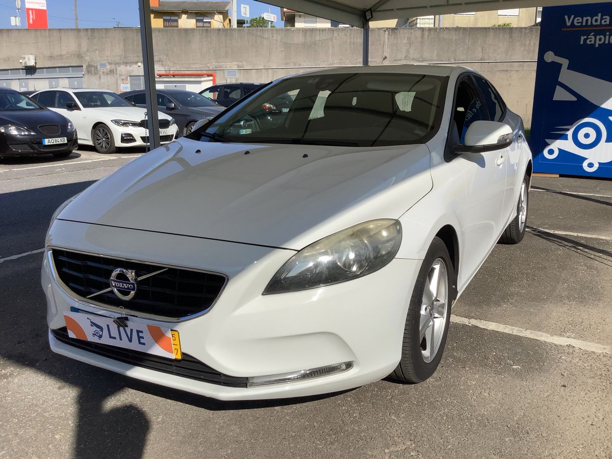 Volvo V40 2015