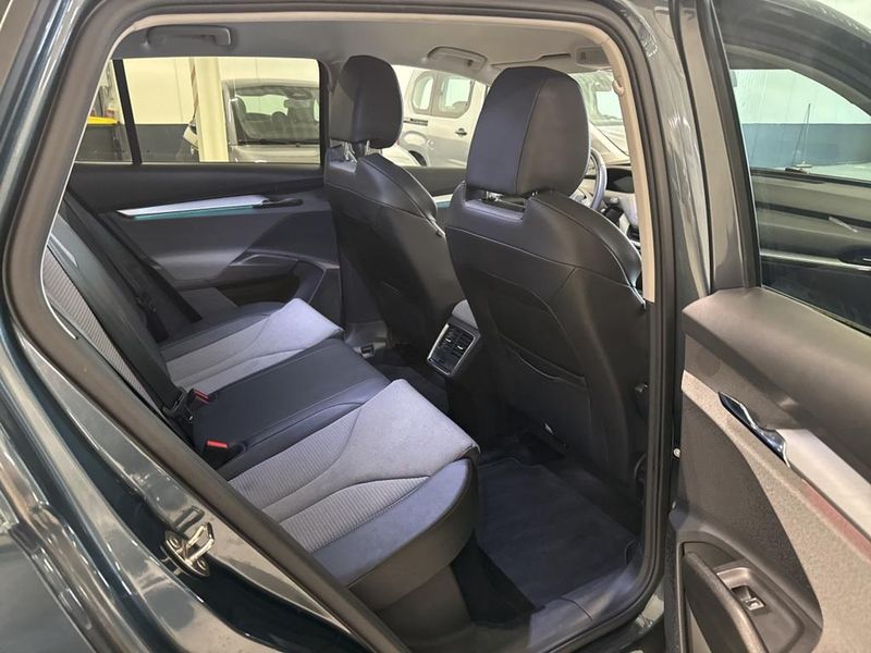 Skoda Enyaq iV 60 Loft — zdjęcie 7