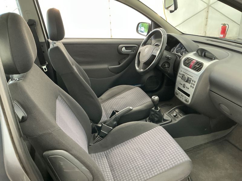 Opel Corsa 1.2 Edition — zdjęcie 3