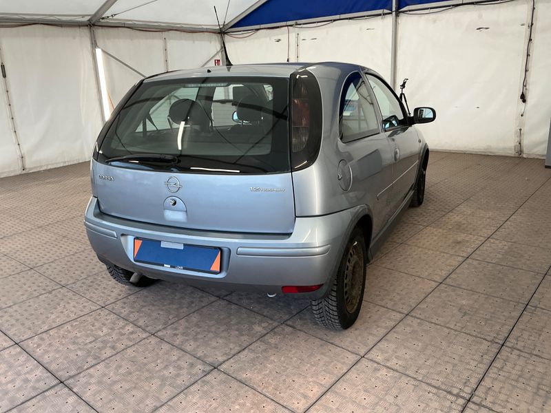 Opel Corsa 1.2 Edition — zdjęcie 2