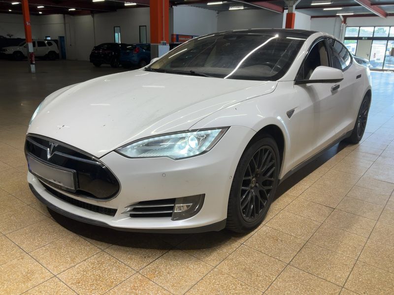 2015 Tesla Model S
