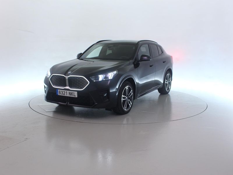 BMW iX2 eDrive20 M Sport — zdjęcie 2