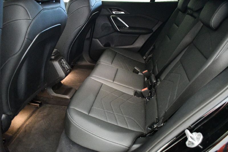 BMW iX2 eDrive20 M Sport — zdjęcie 13