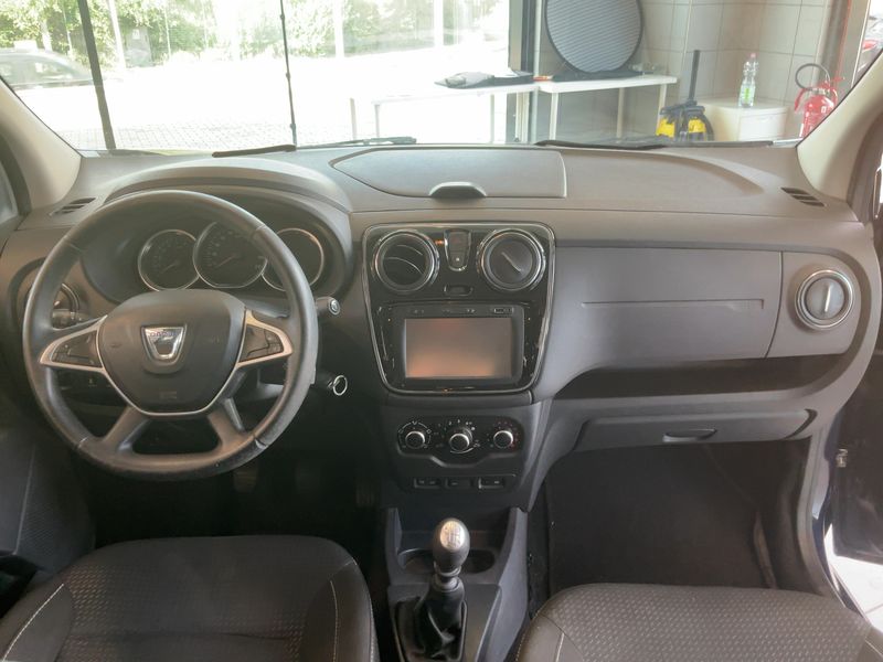 Dacia Lodgy 1.5 dCi Diesel Laureate — zdjęcie 12