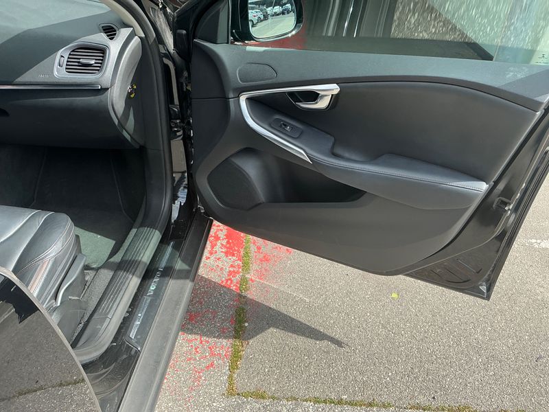 Volvo V40 Cross Country 1.6 D2 Momentum 2013 – снимка 24