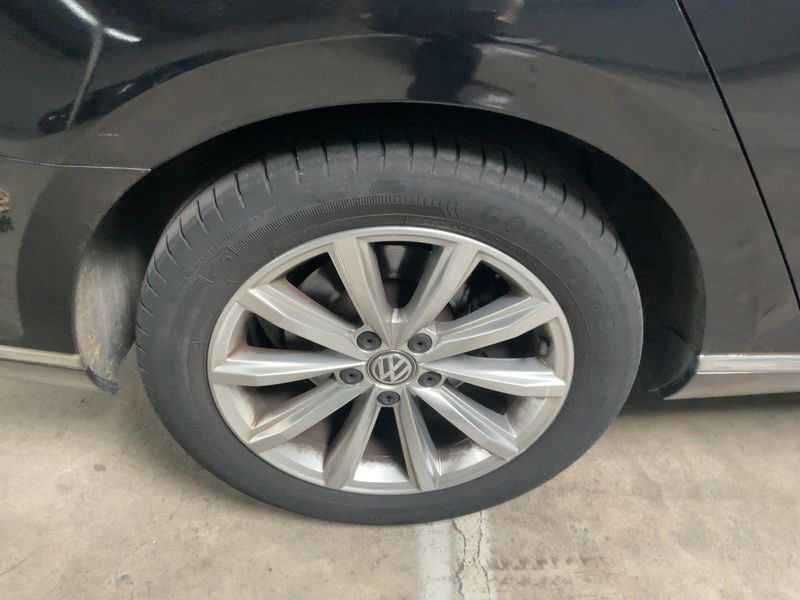Volkswagen Passat 2.0 TDI Highline BlueMotion Tech 2015 – снимка 9