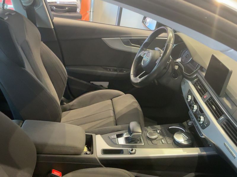 Audi A4 2.0 TDI quattro Sport — zdjęcie 11