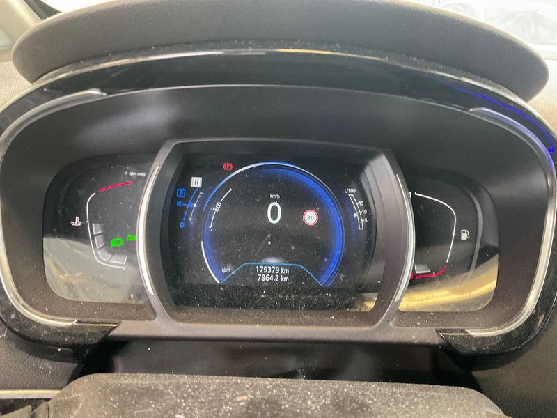 Renault Espace 1.6 dCi Energy Initiale Paris — zdjęcie 13