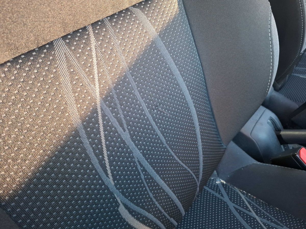 Peugeot 208 2015 — photo 42