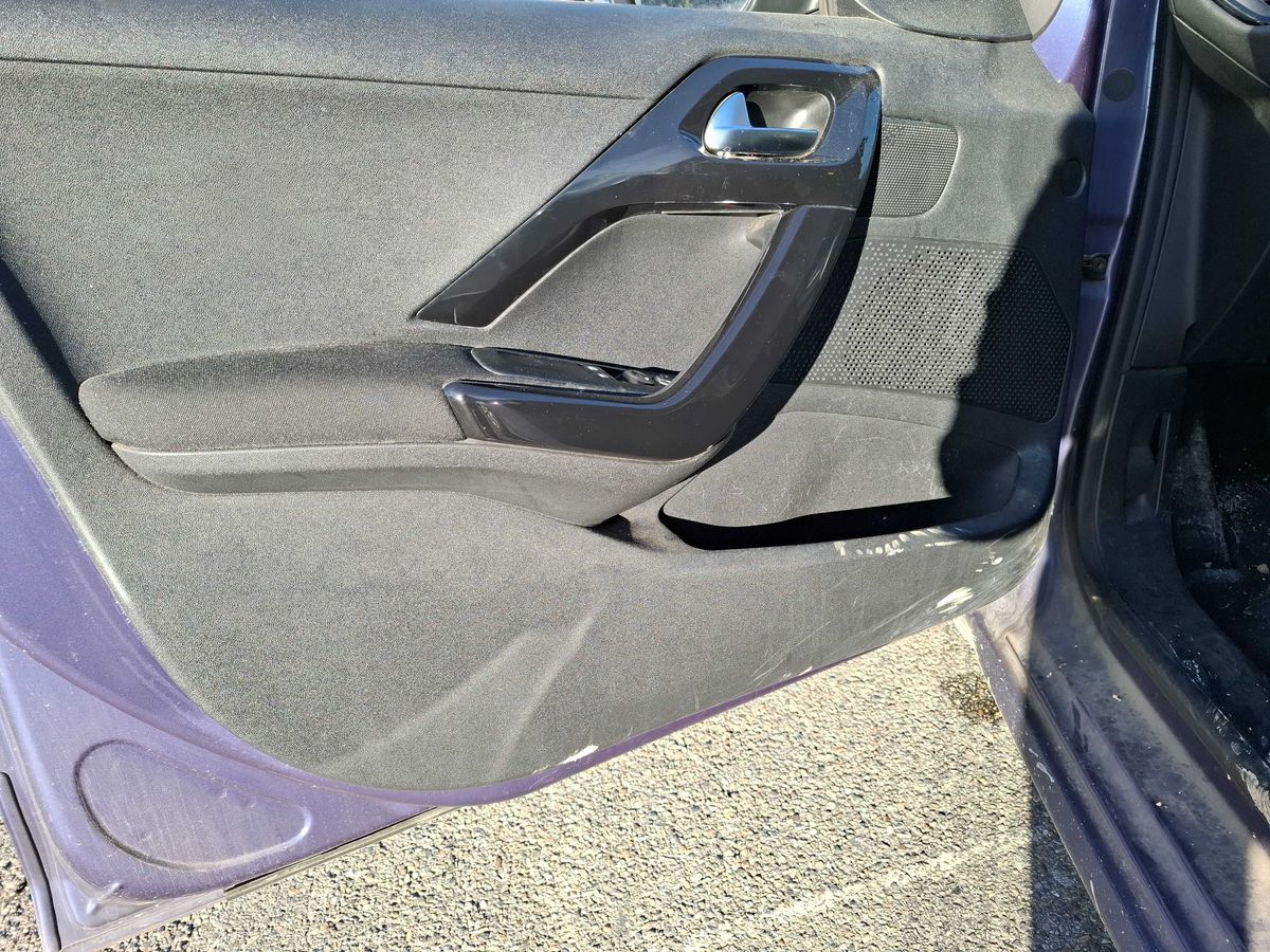 Peugeot 208 2015 — photo 57