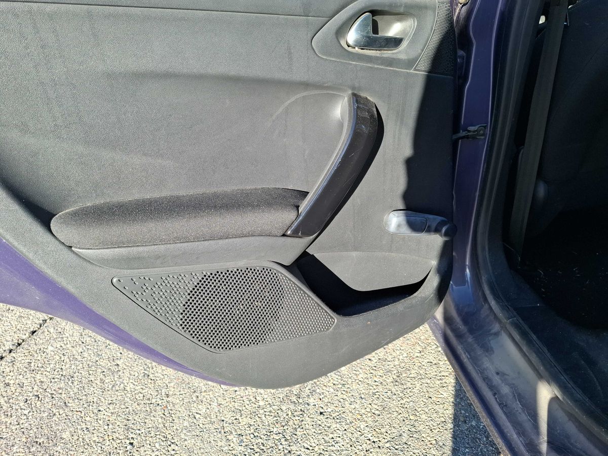Peugeot 208 2015 — photo 53
