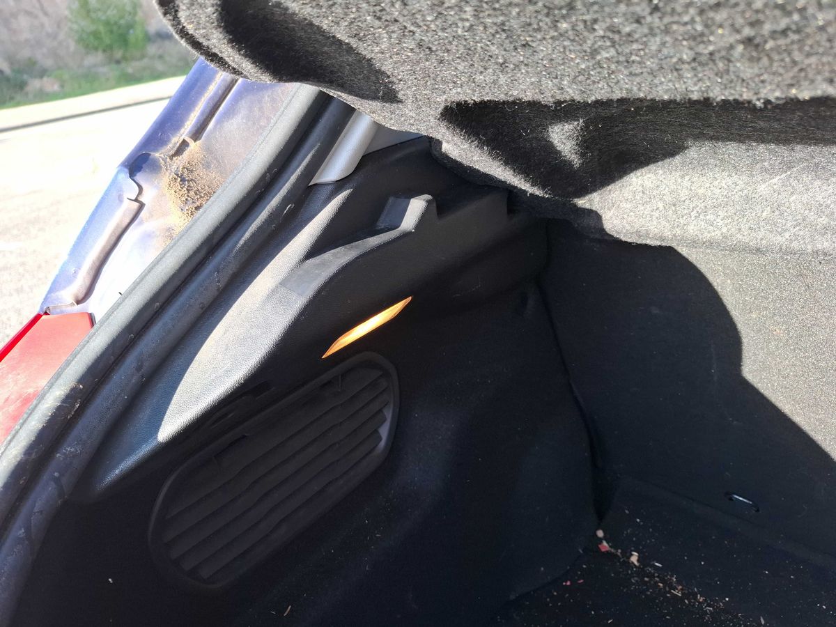 Peugeot 208 2015 — photo 51
