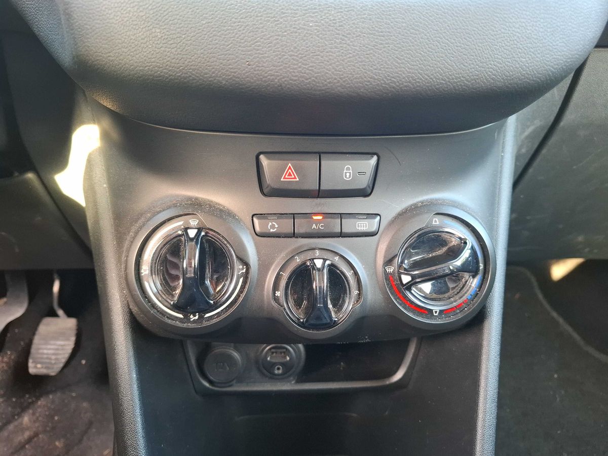 Peugeot 208 2015 — photo 94