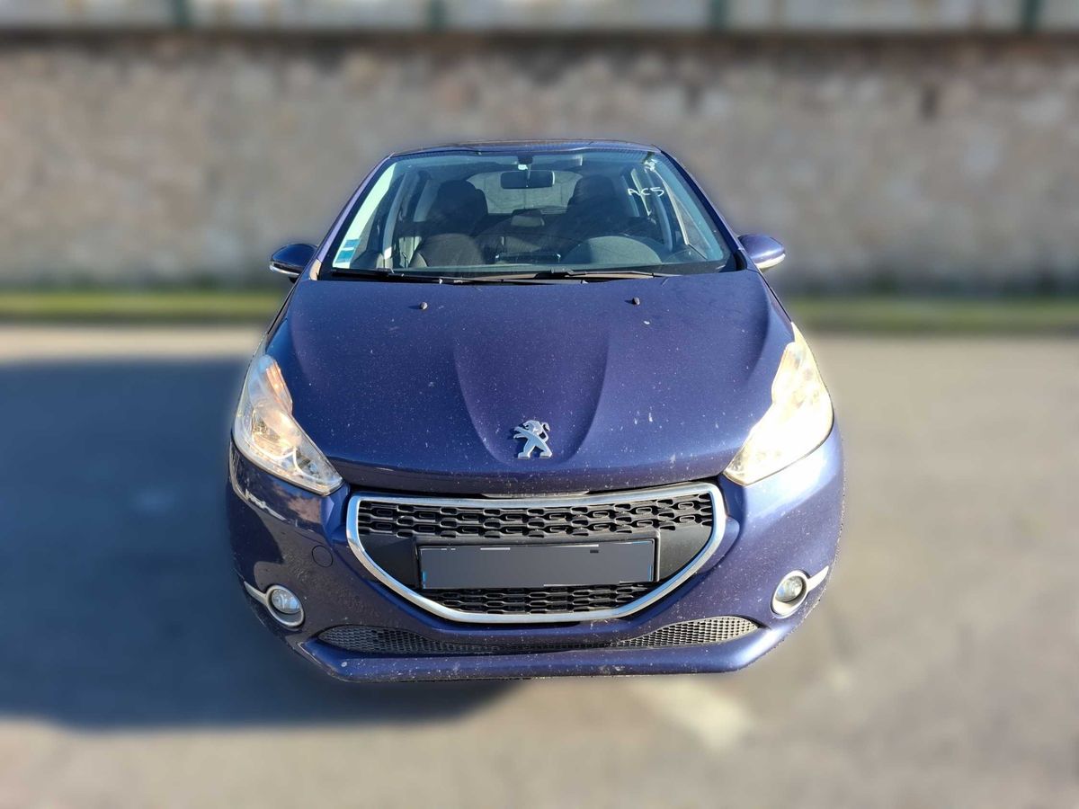 Peugeot 208 2015 — photo 8